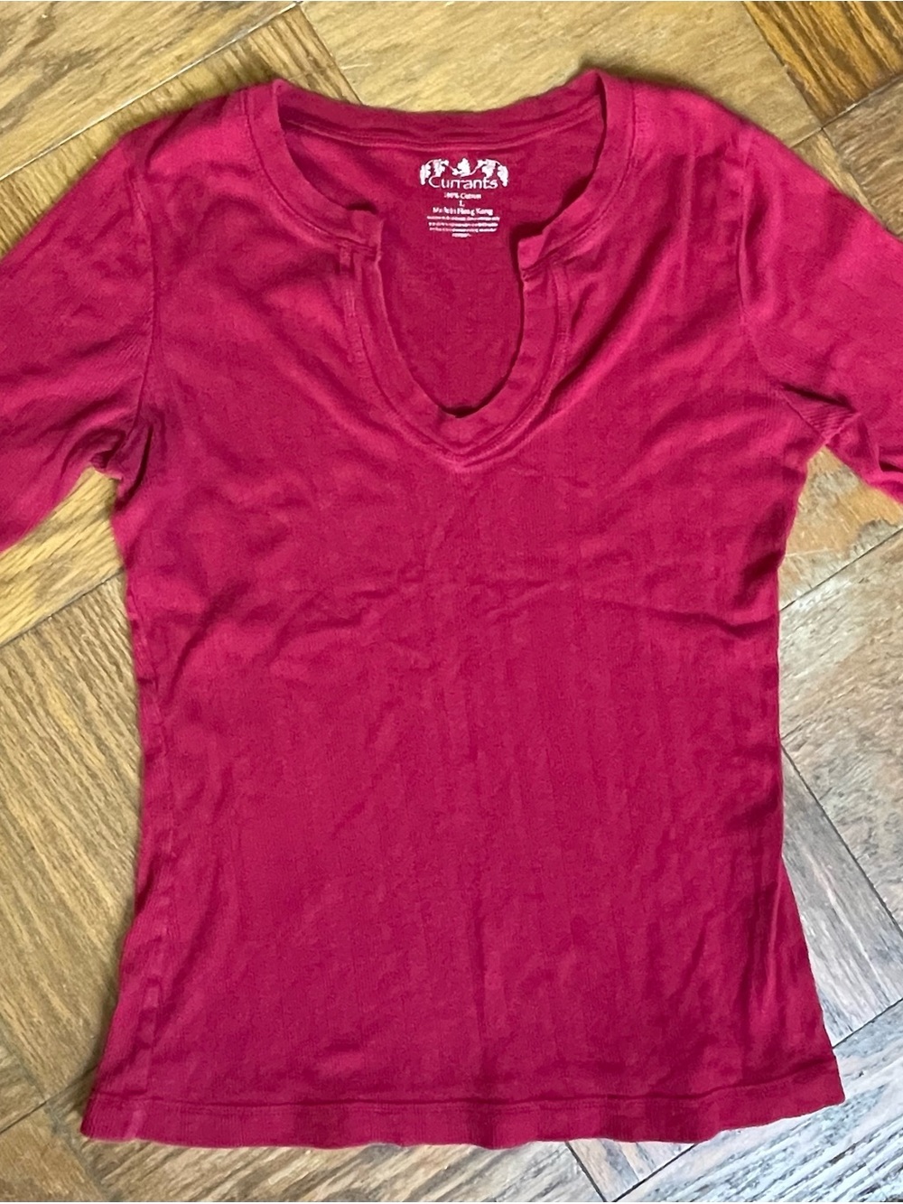 Y2K Currants Pink t-shirt ~ Vintage top V-neckline Size Large